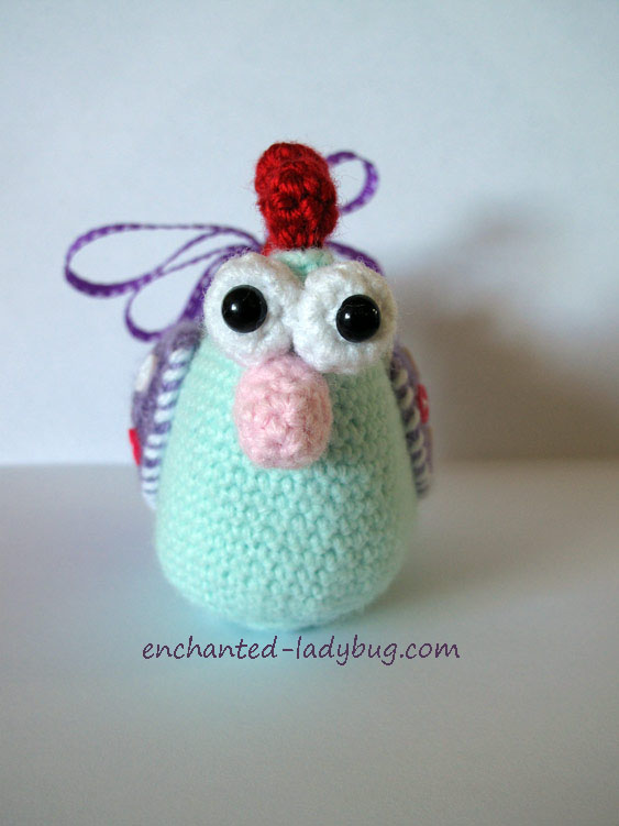 Cute Crochet Chicken Pattern with Buttons and Ribbons