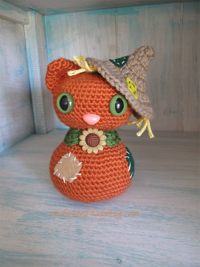 Free Crochet Amigurumi Scarecrow Cat and Crow Pattern